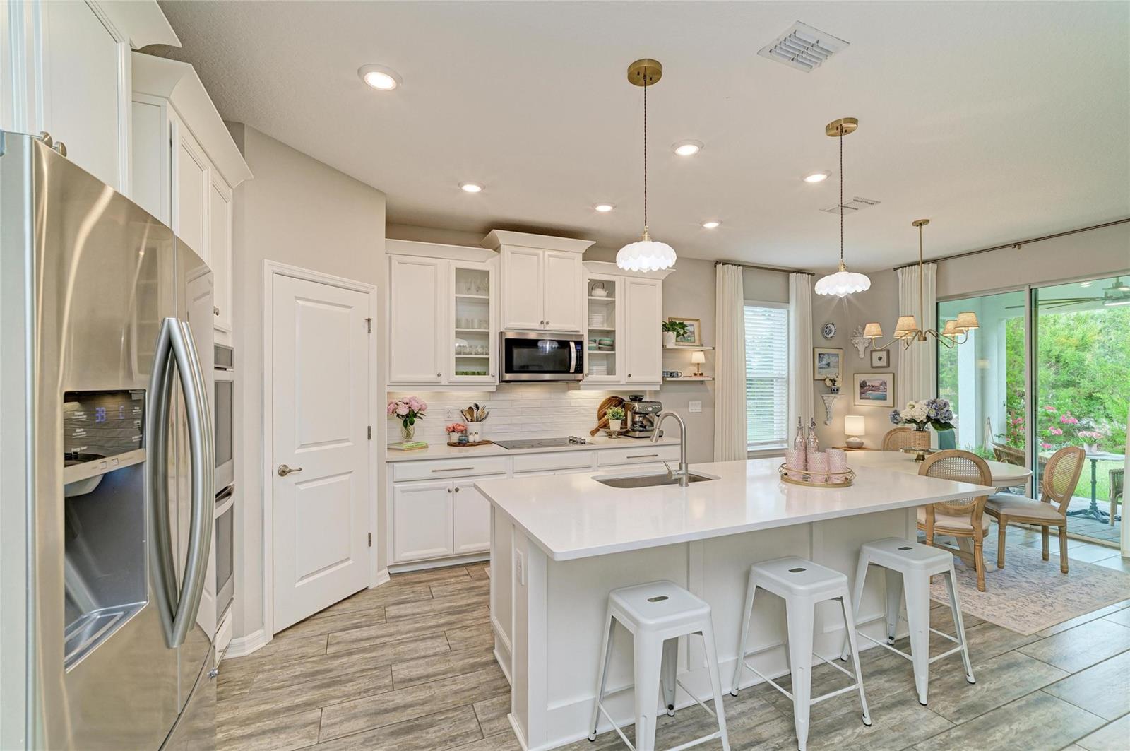 Listing Image #12