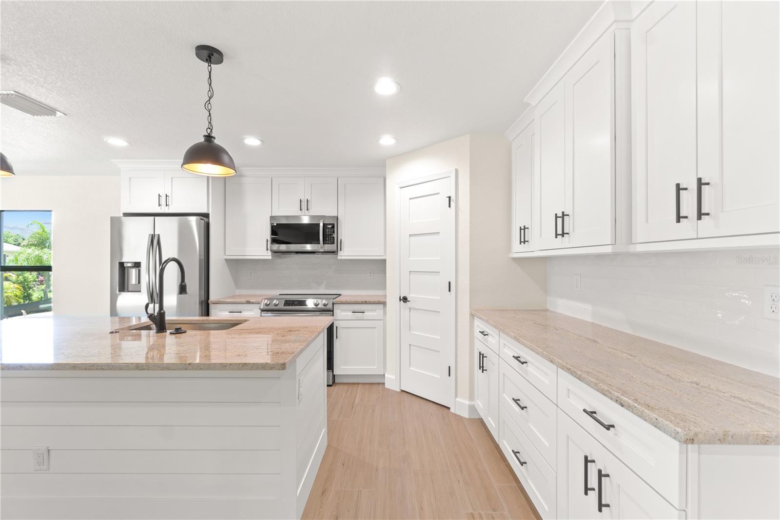 Listing Image #5
