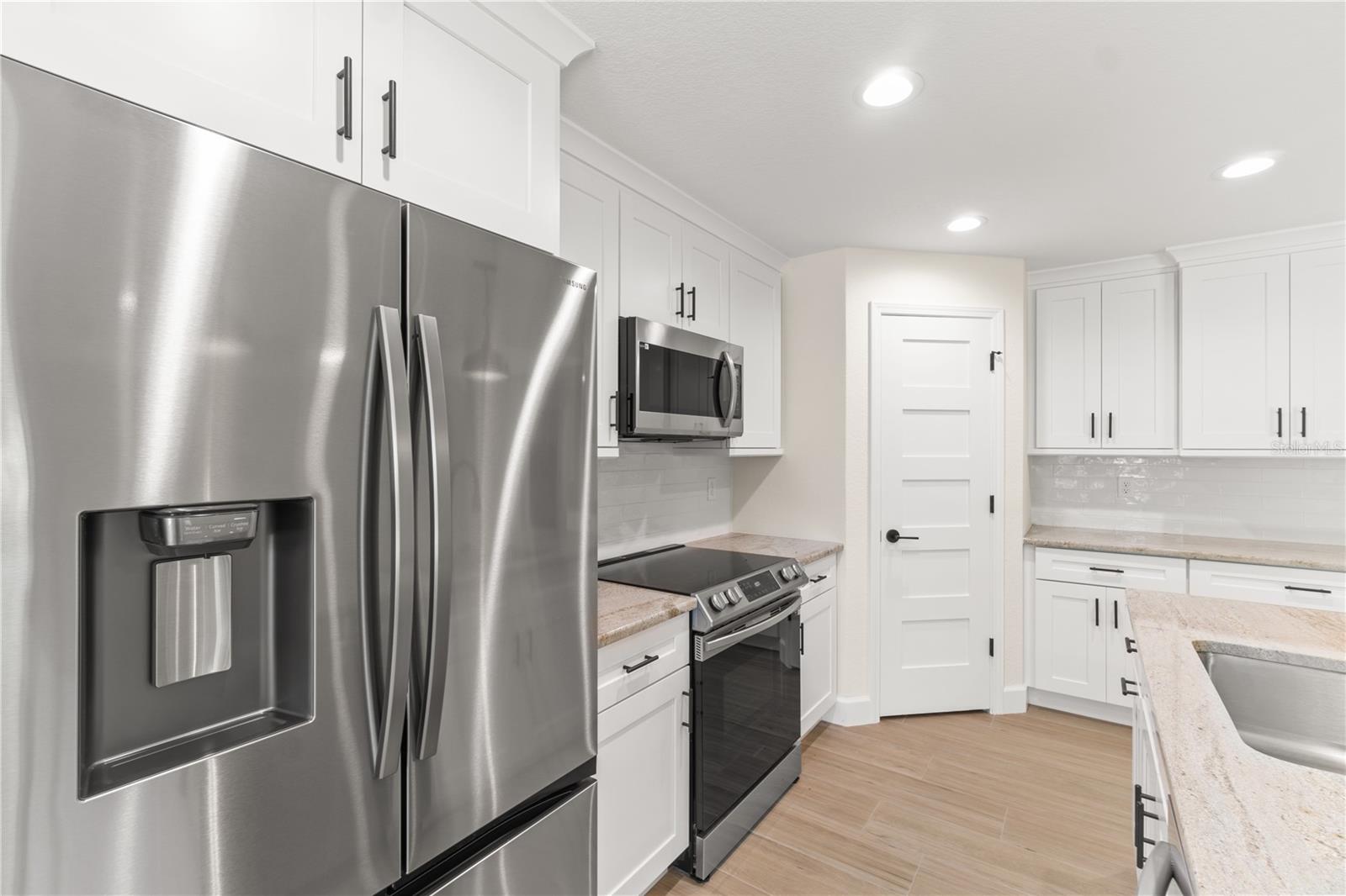 Listing Image #7