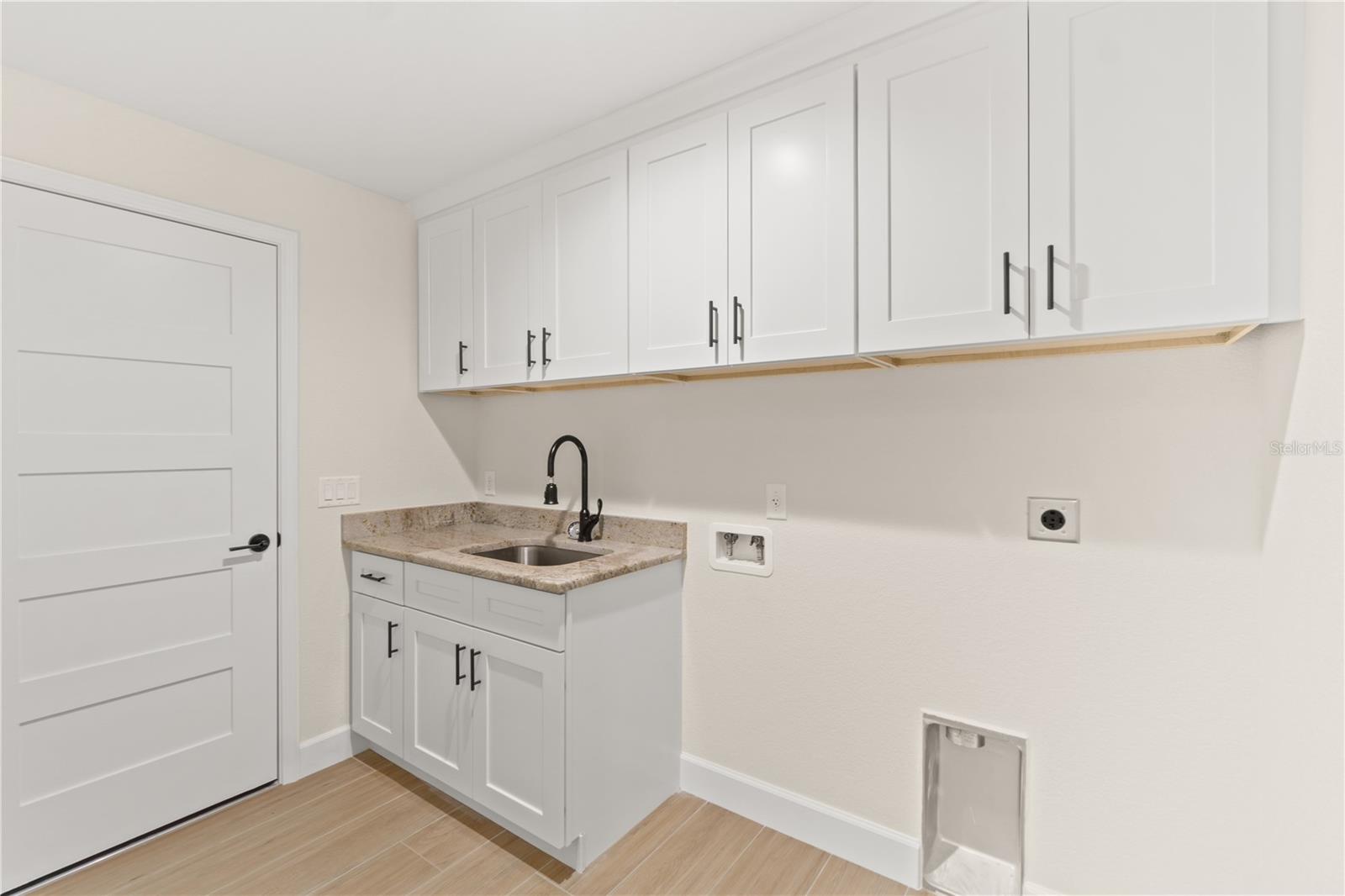 Listing Image #10