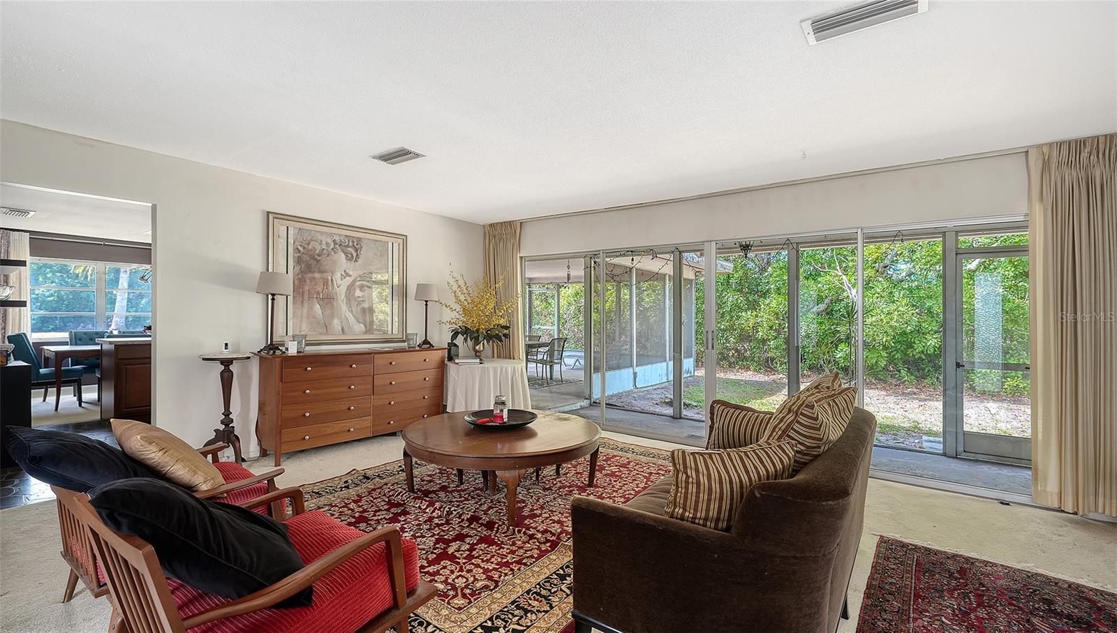 Listing Image #4