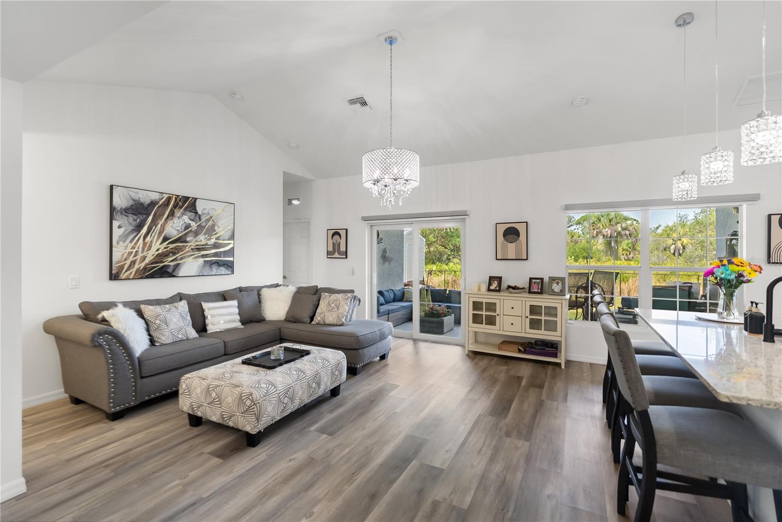 Listing Image #5