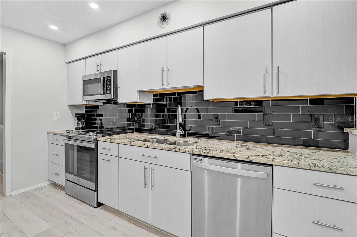 Listing Image #3