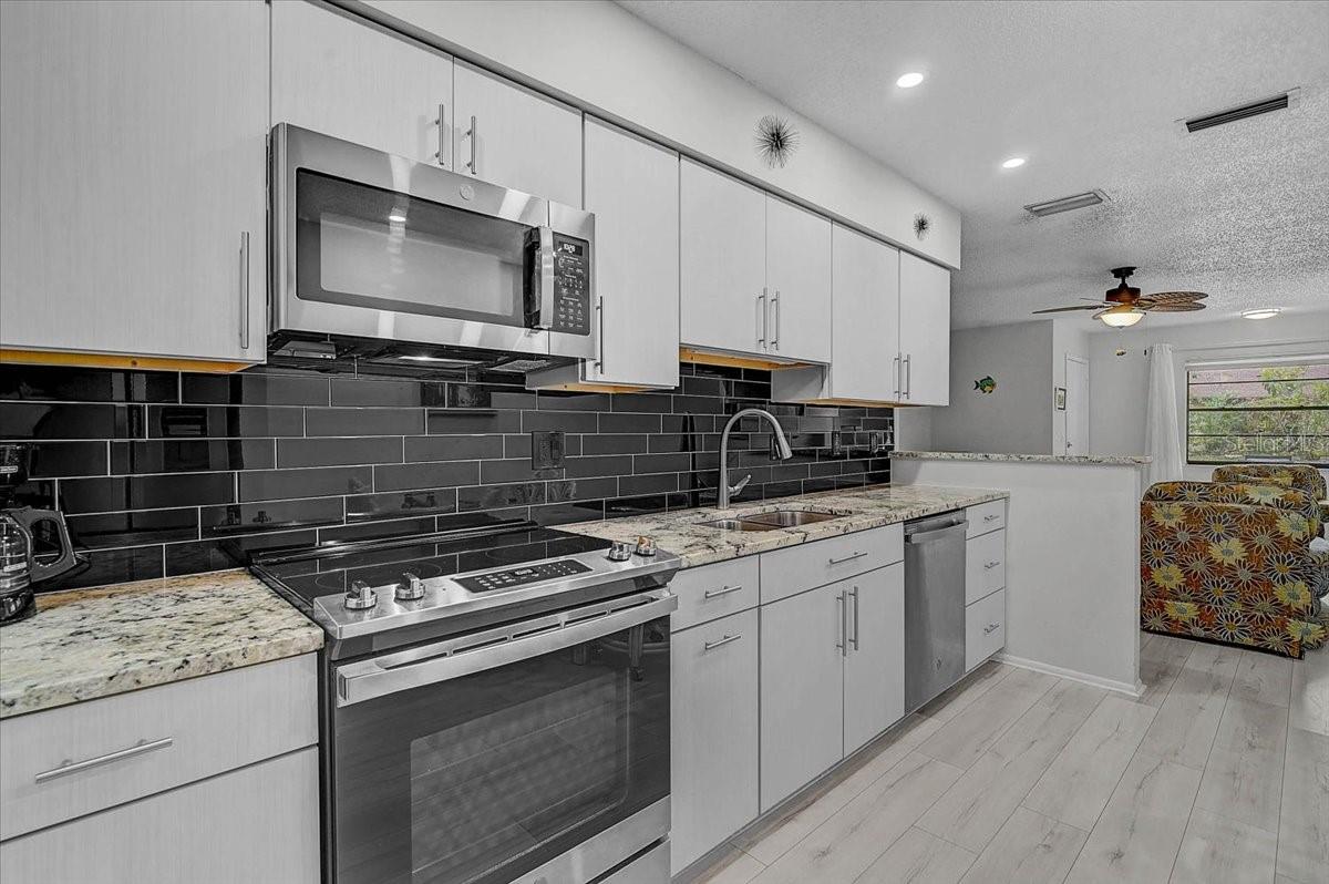 Listing Image #4