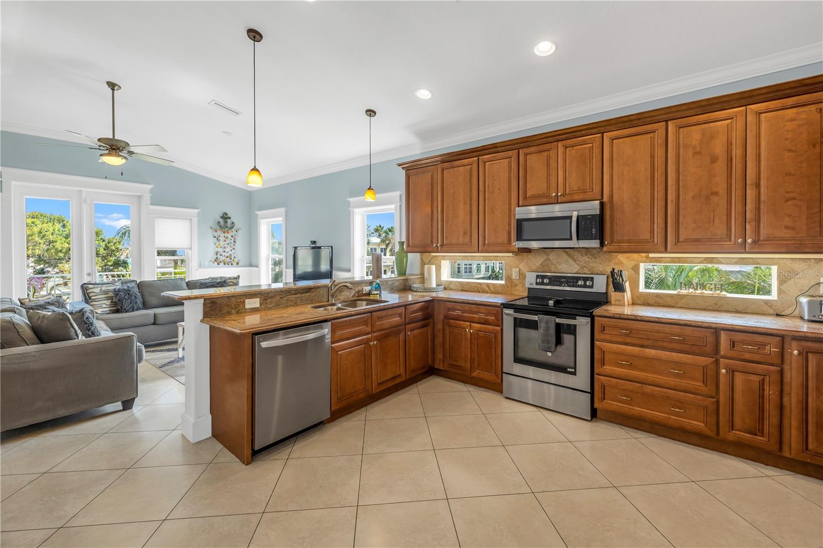Listing Image #7