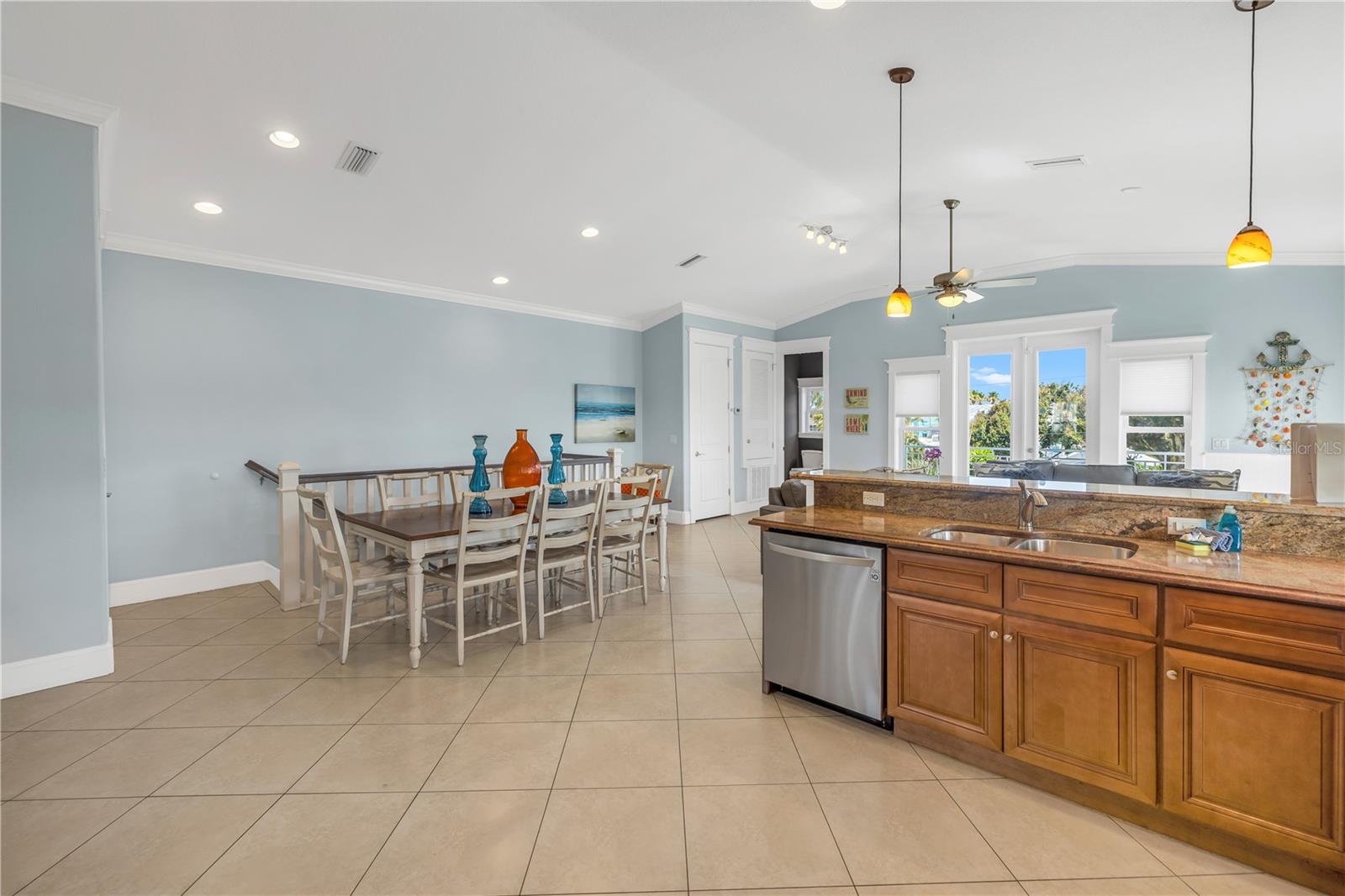 Listing Image #8