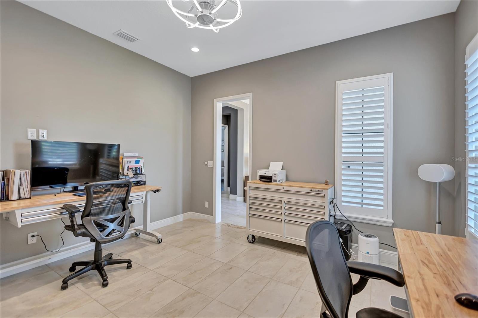 Listing Image #10