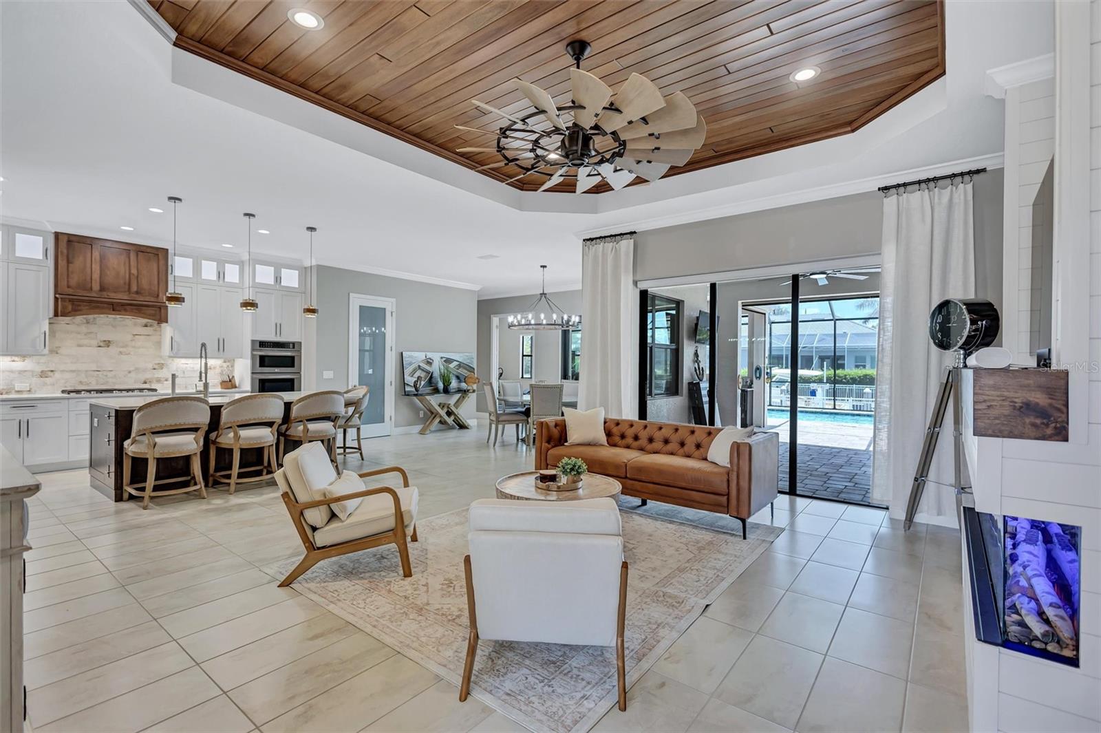 Listing Image #11