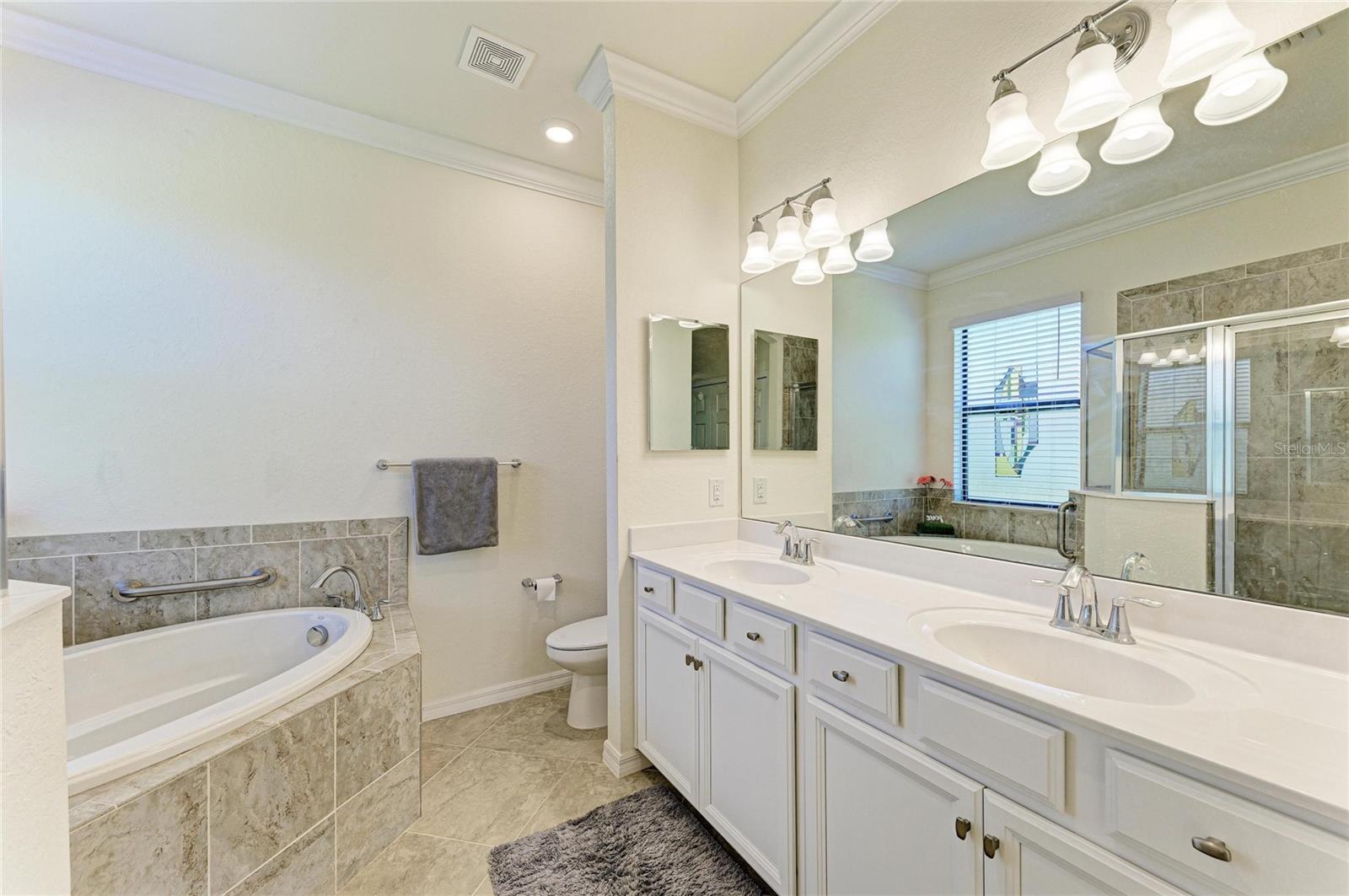 Listing Image #36