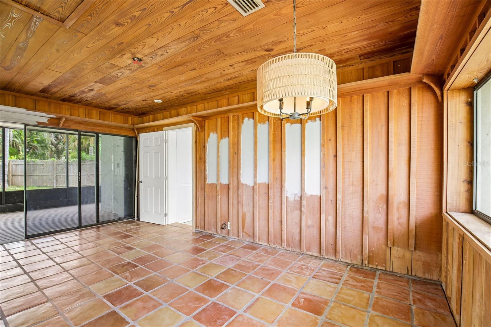 Listing Image #11