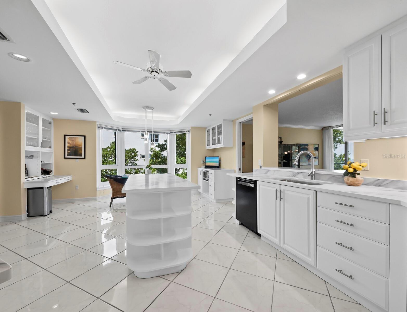 Listing Image #10