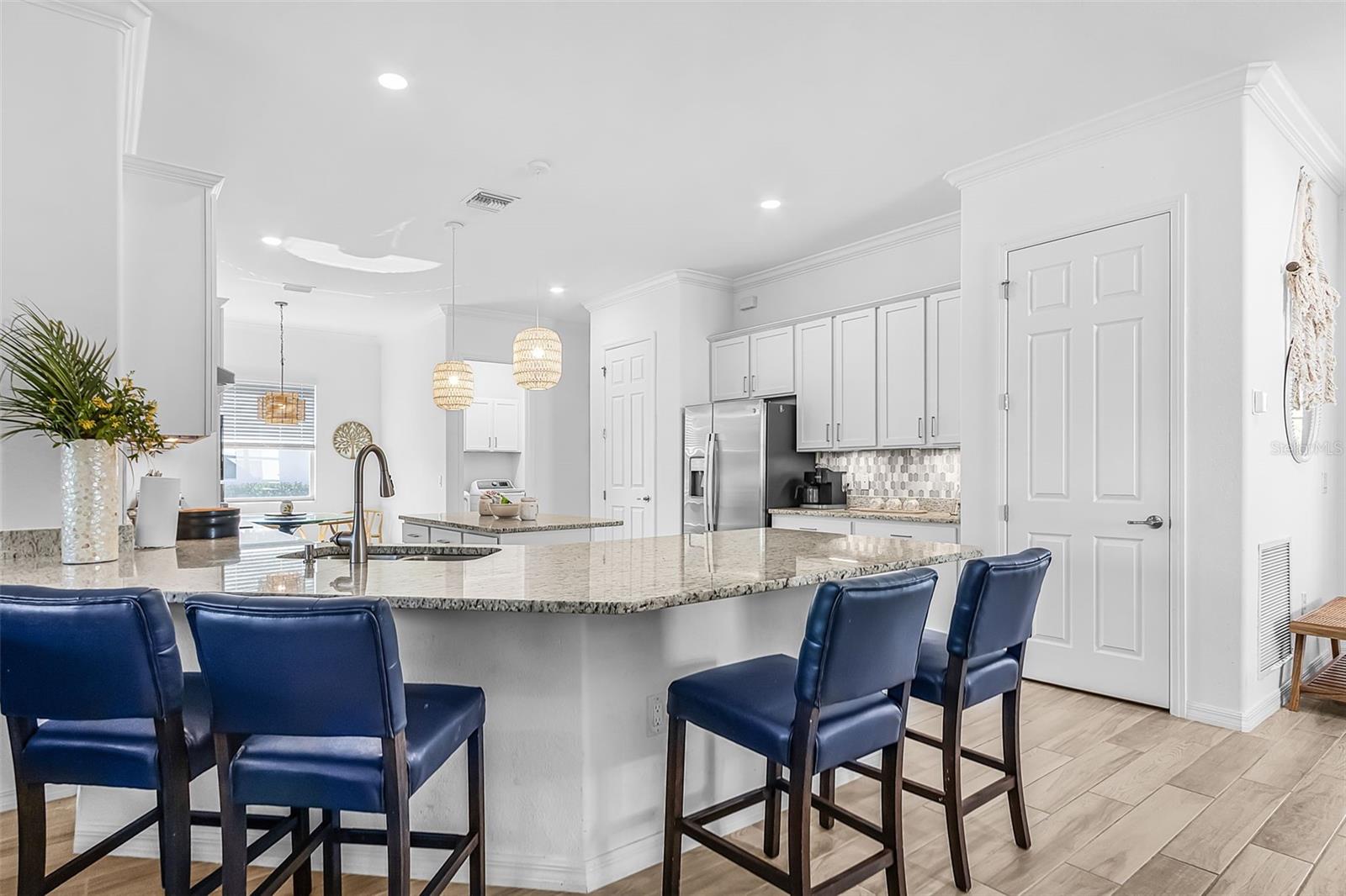 Listing Image #7