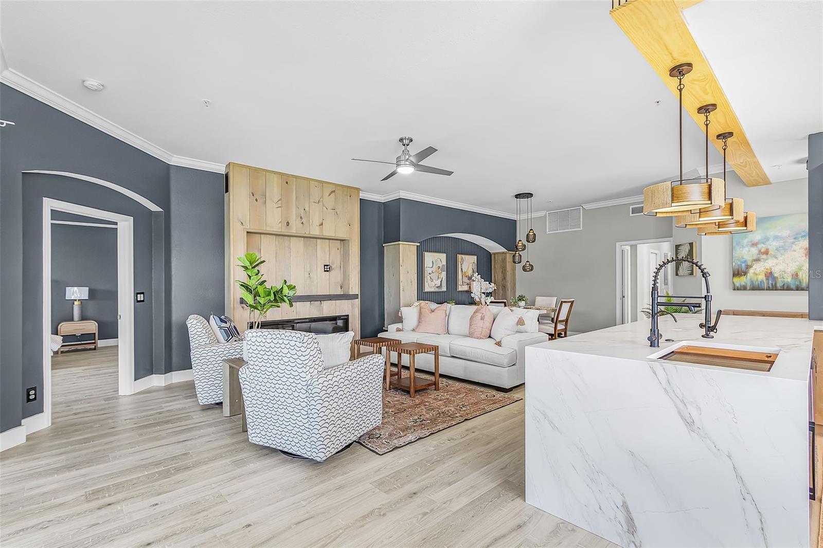 Listing Image #11