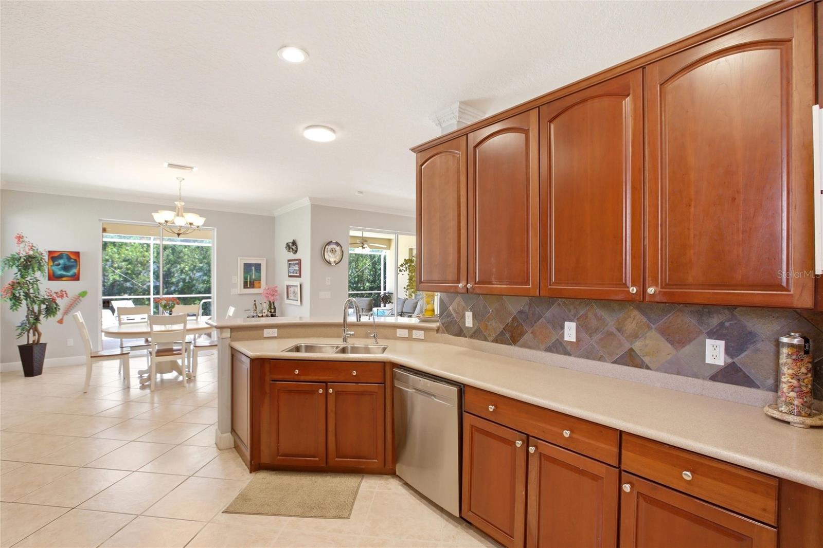 Listing Image #11