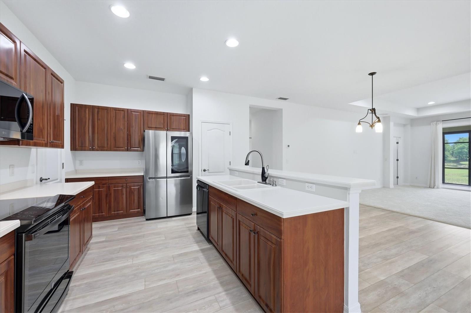Listing Image #10
