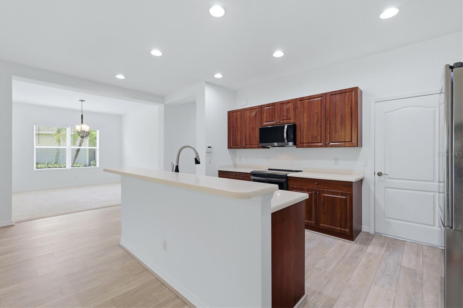 Listing Image #11