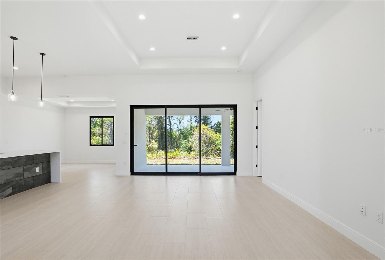 Listing Image #9