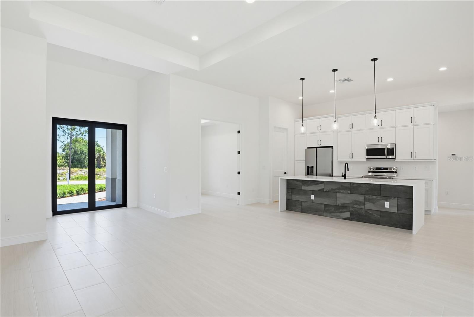 Listing Image #10
