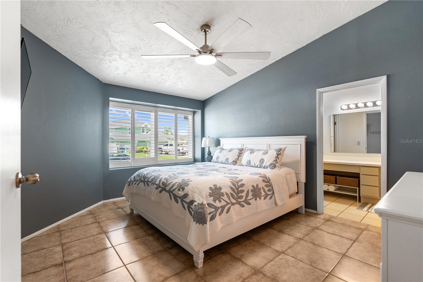 Listing Image #12