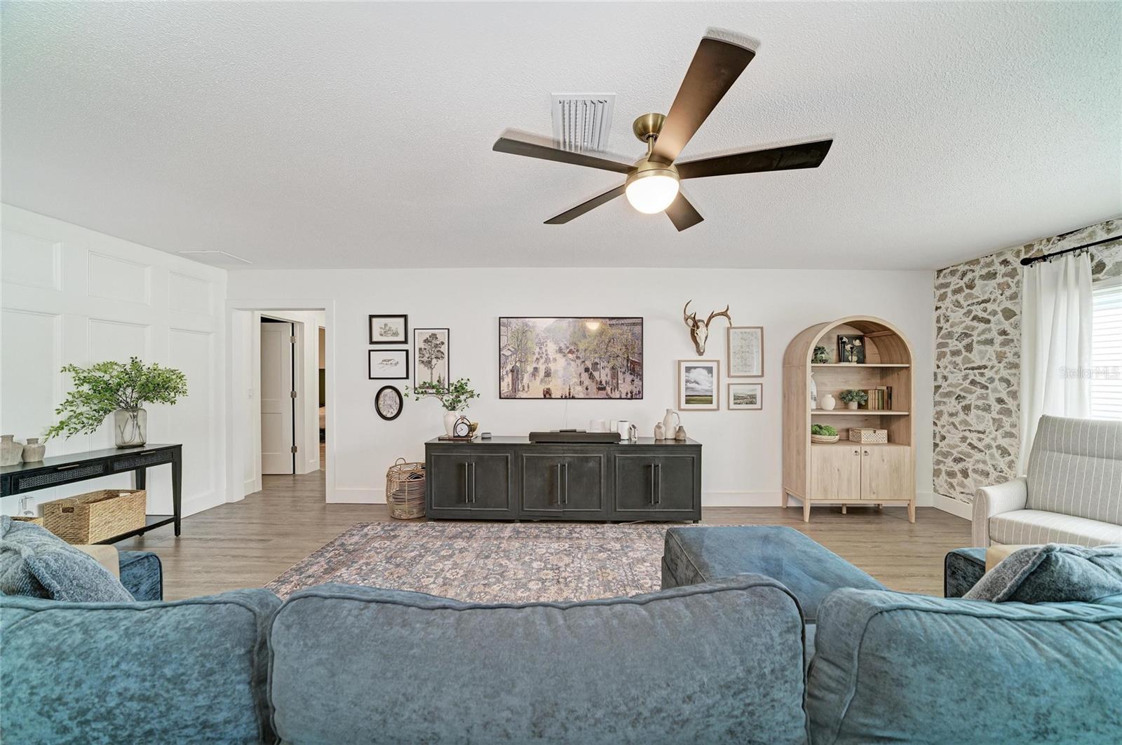 Listing Image #5