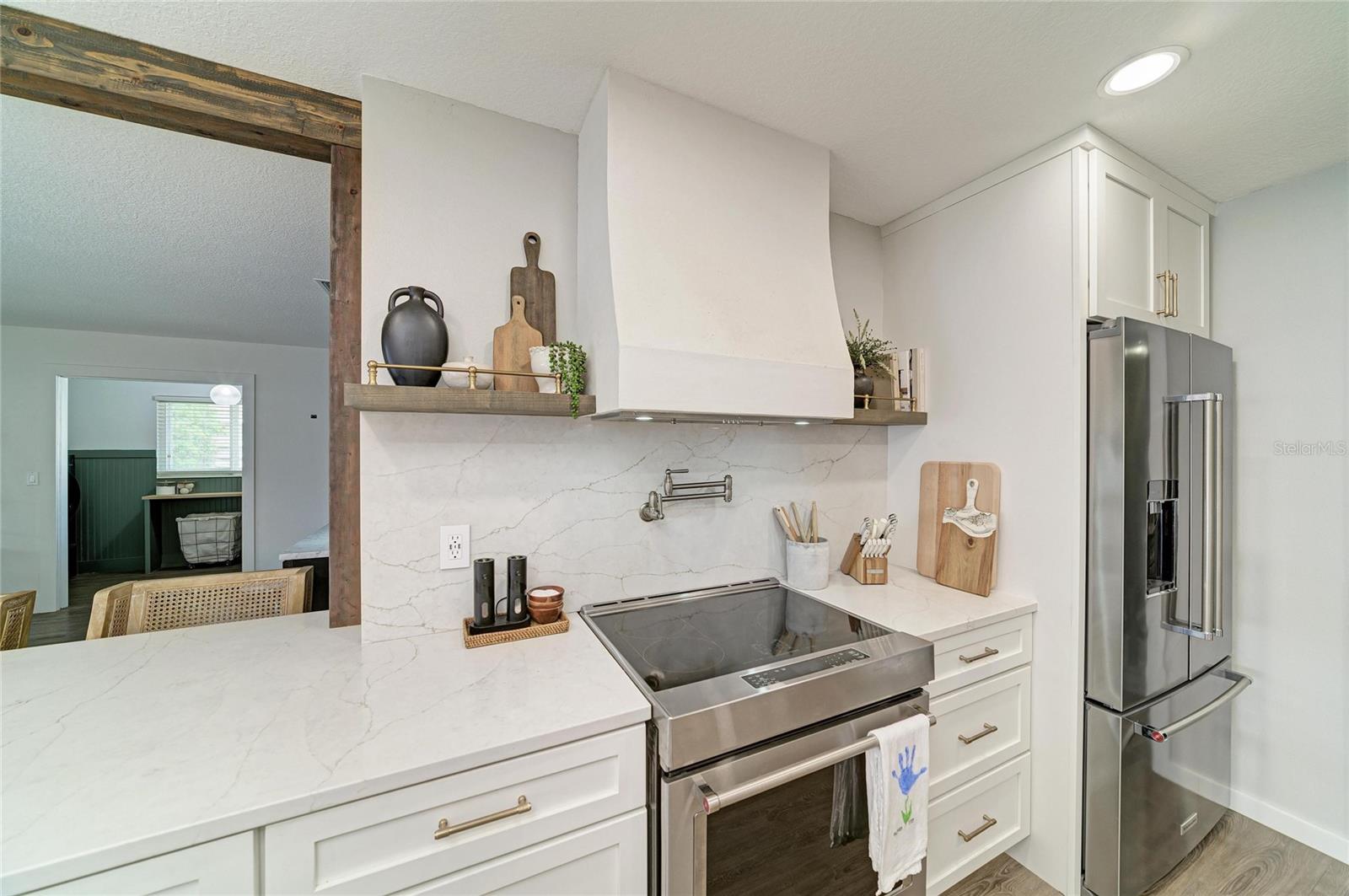 Listing Image #11