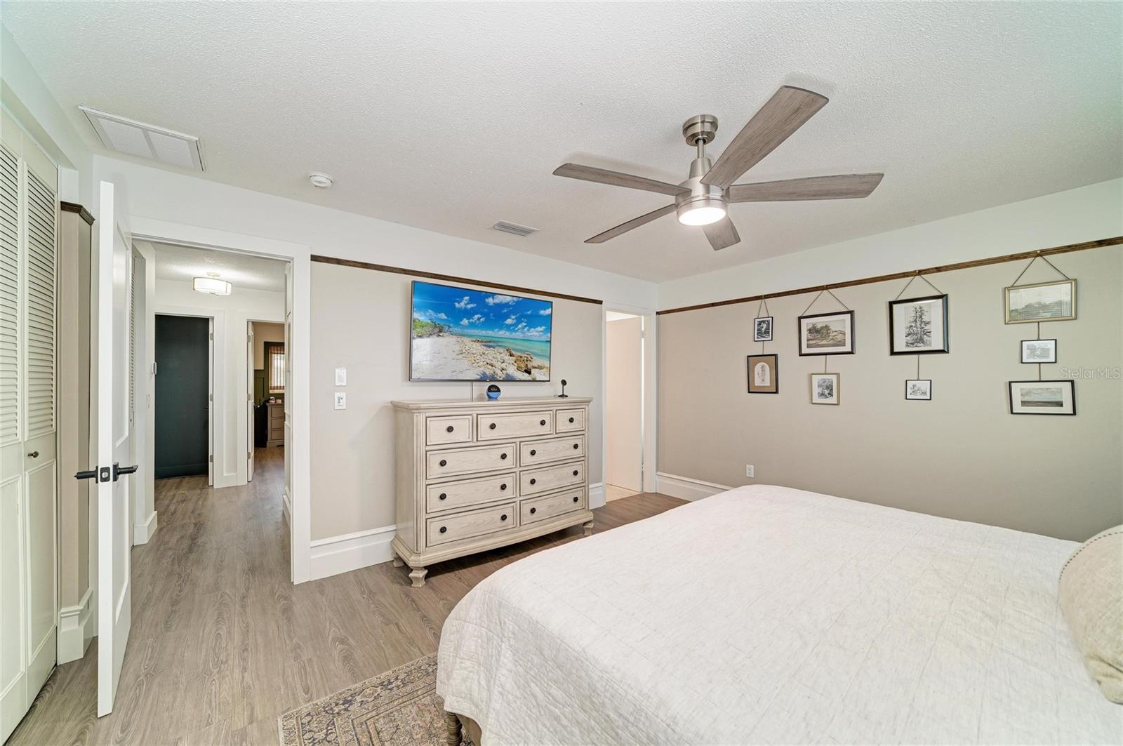 Listing Image #23