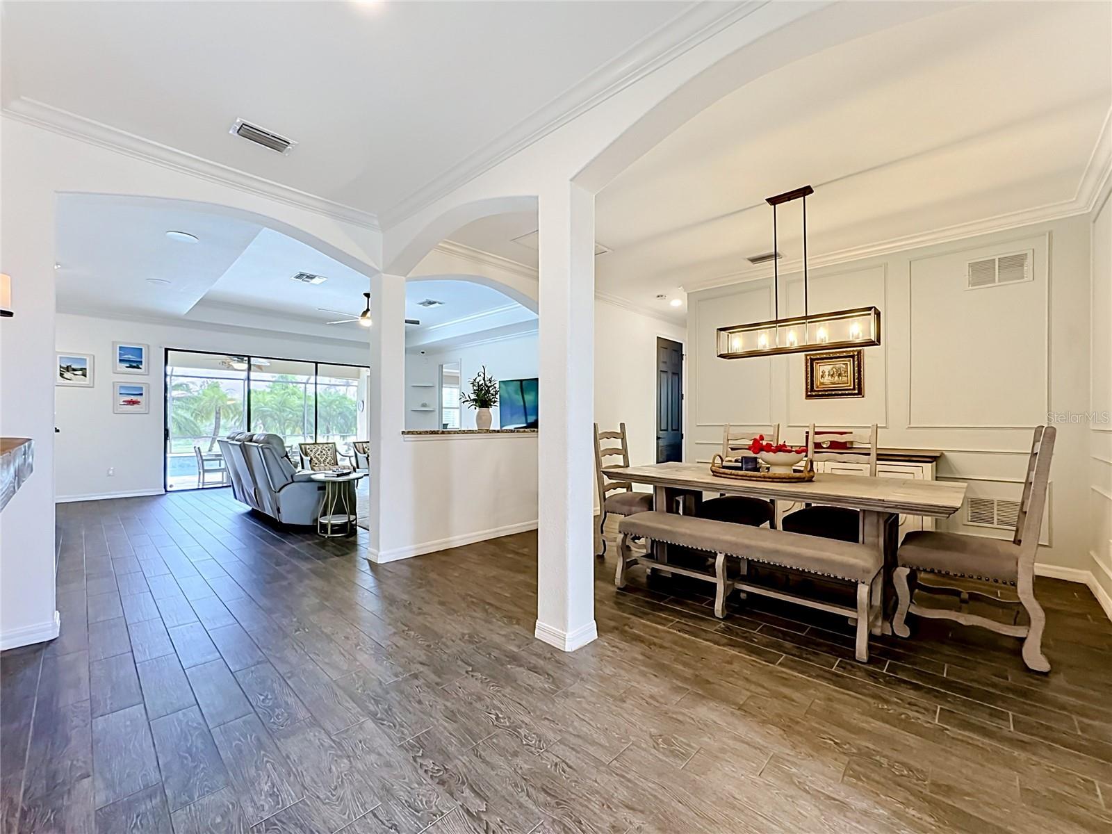 Listing Image #10