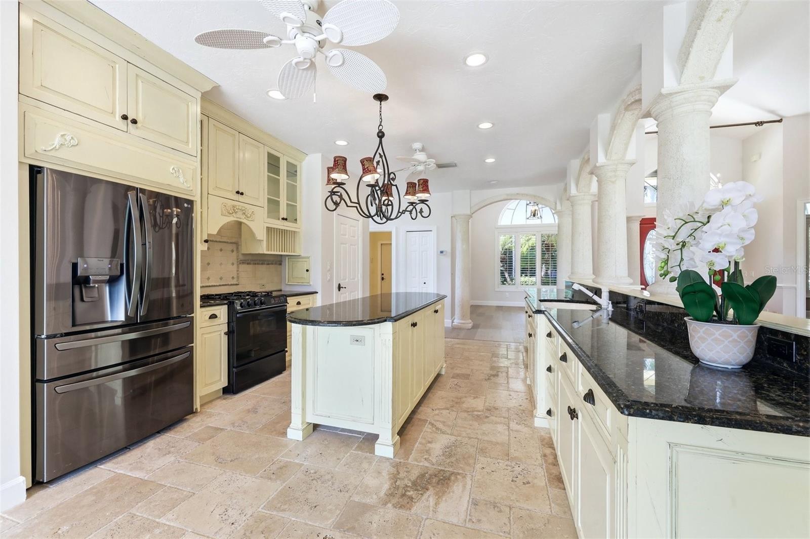 Listing Image #11