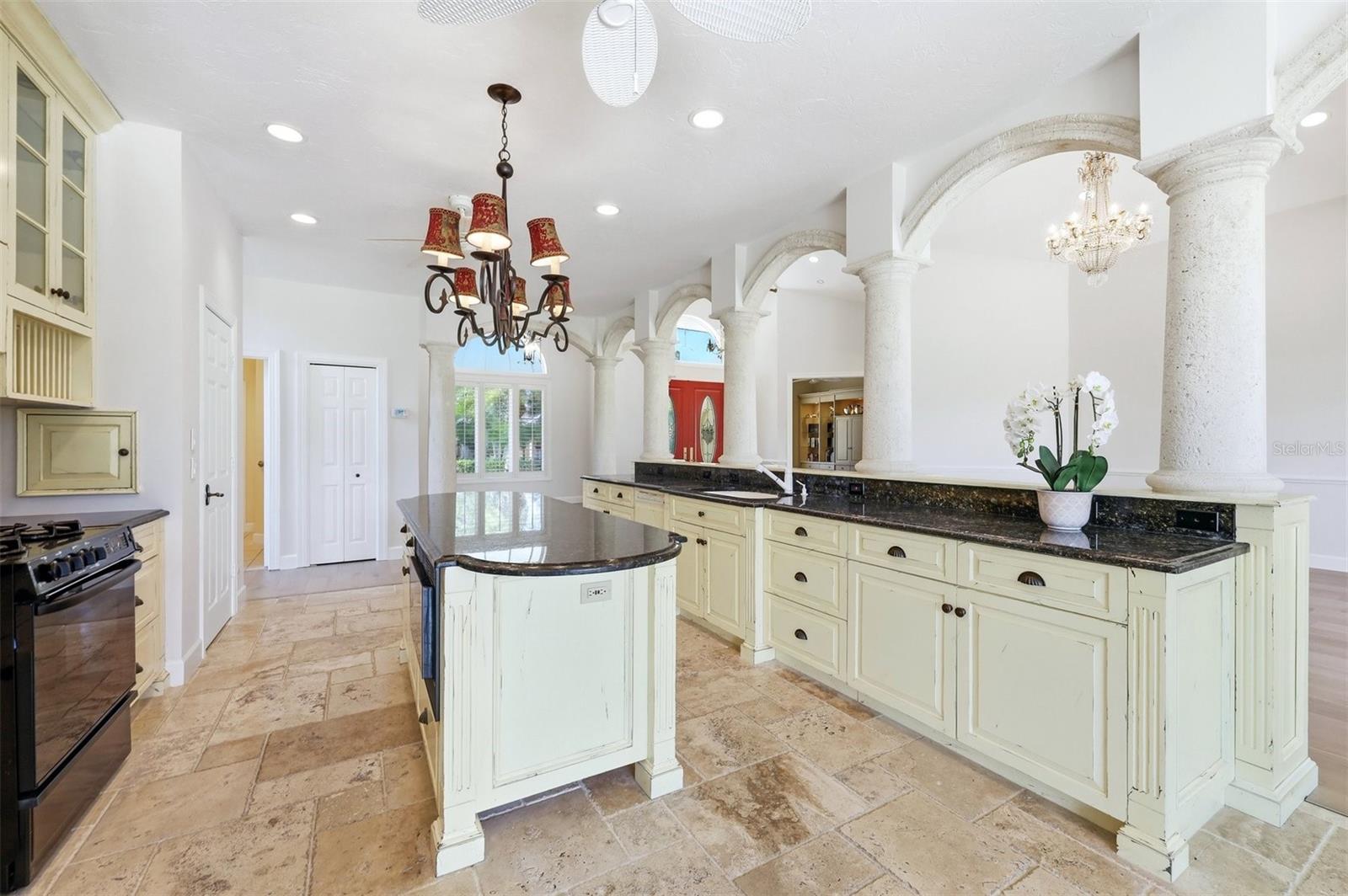 Listing Image #12