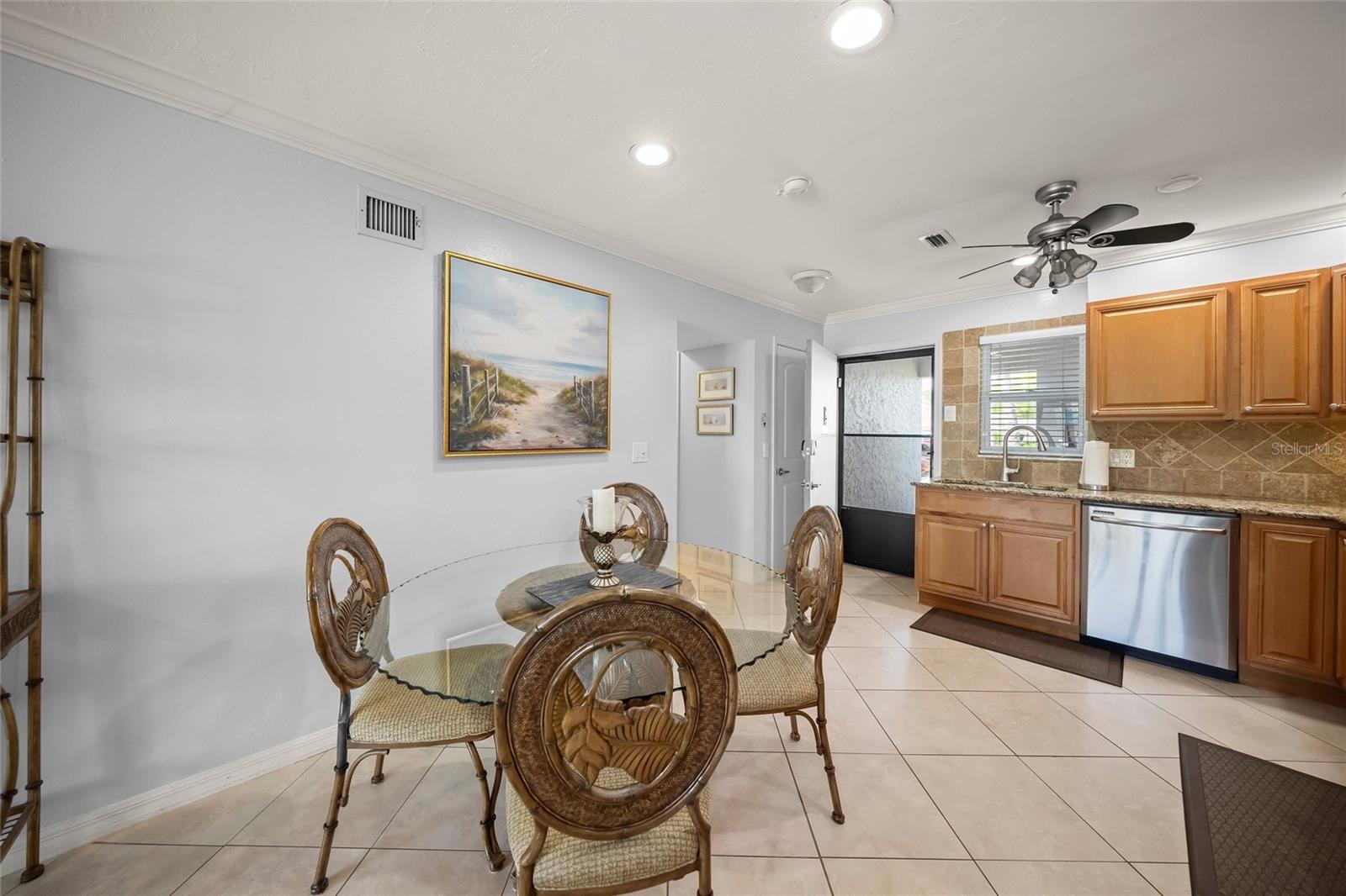 Listing Image #7