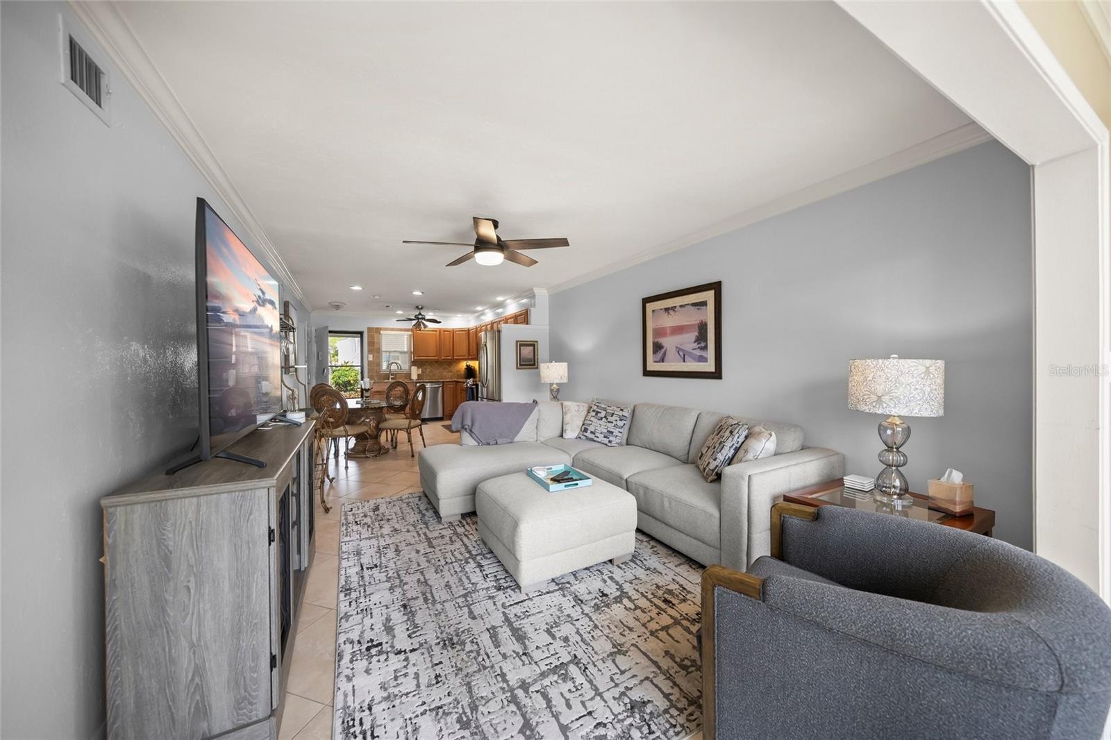 Listing Image #12