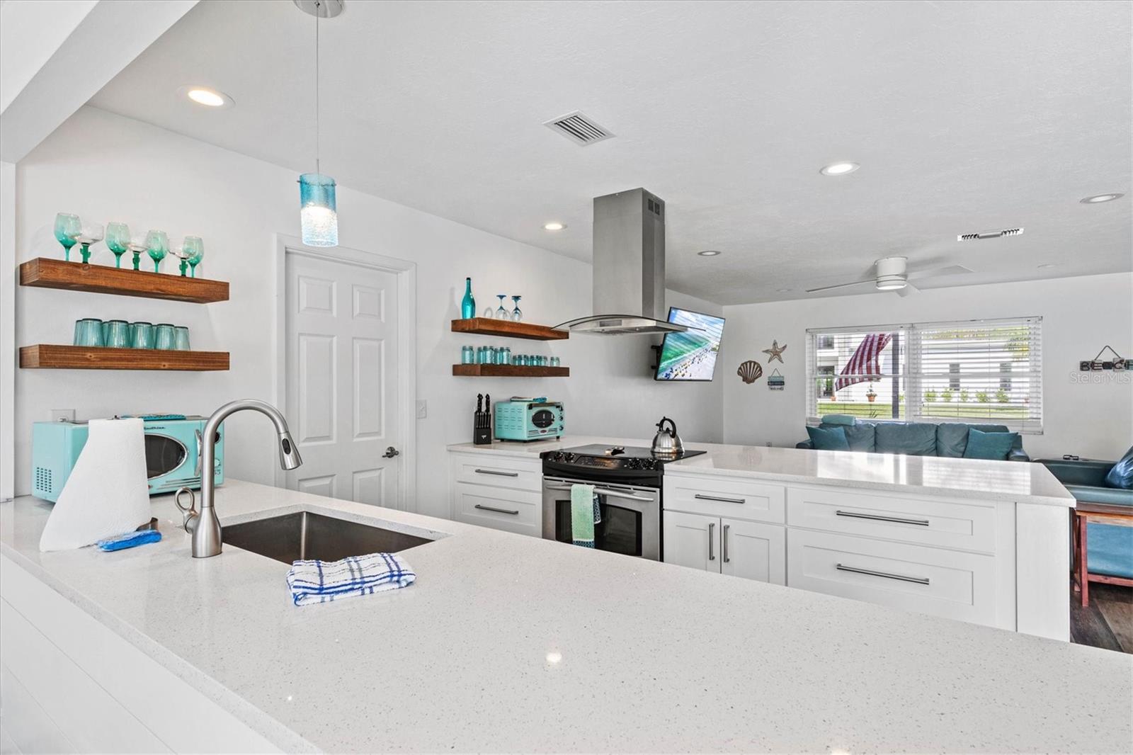 Listing Image #18