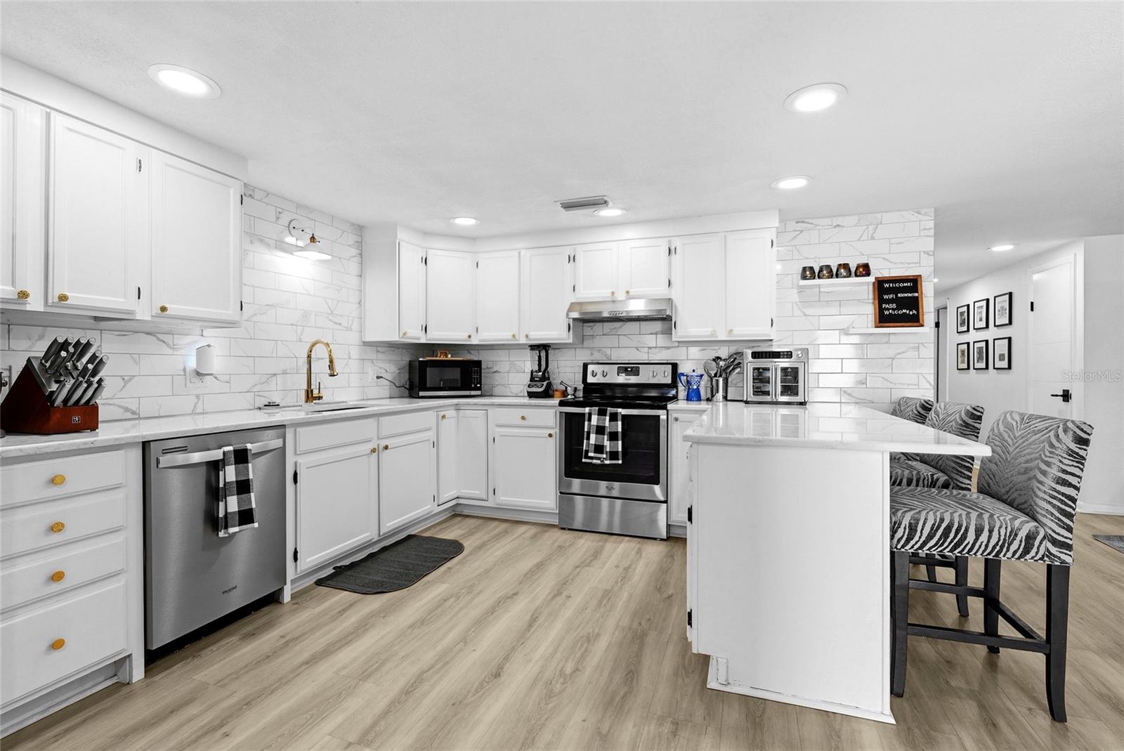 Listing Image #4