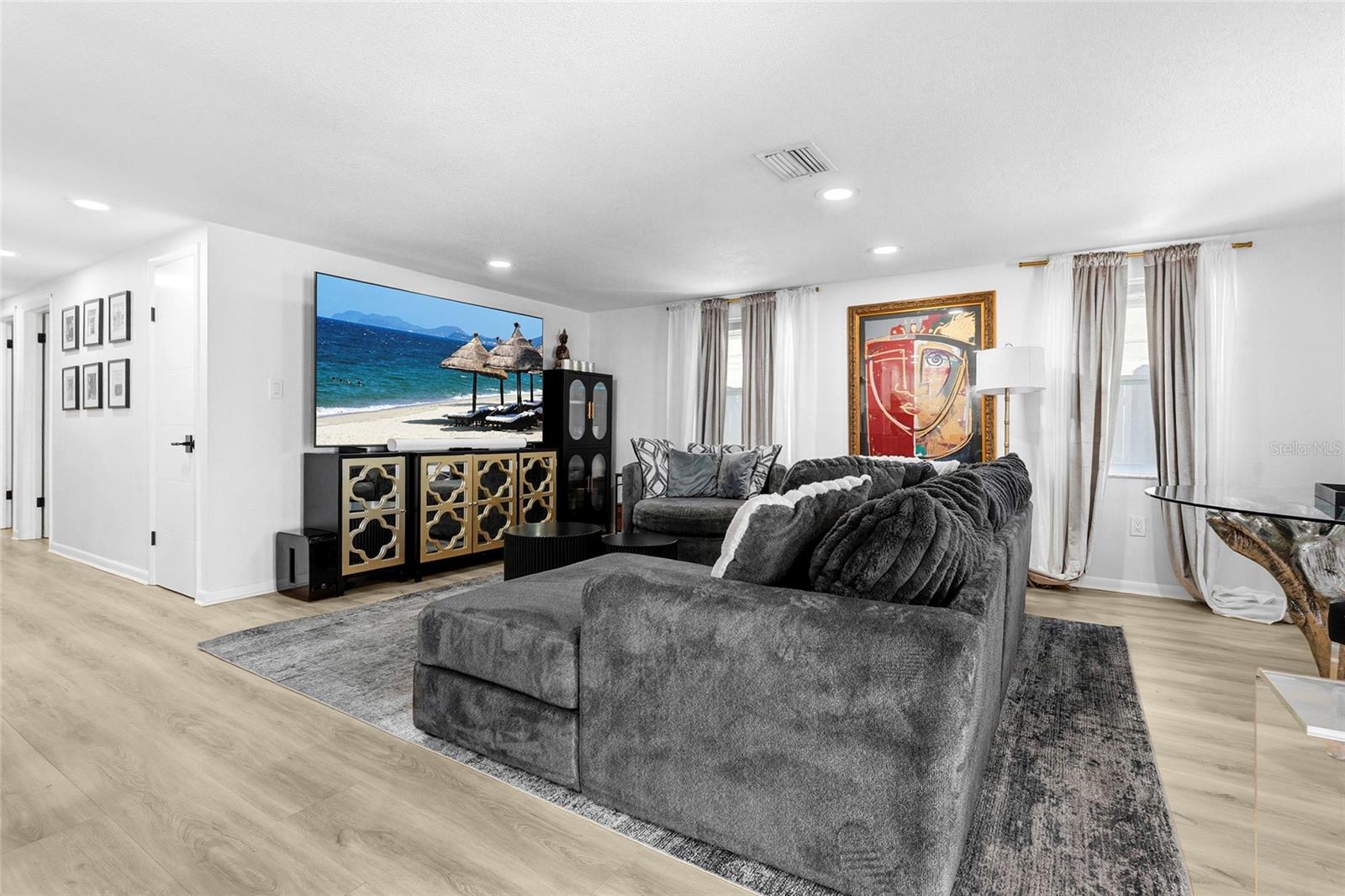 Listing Image #6