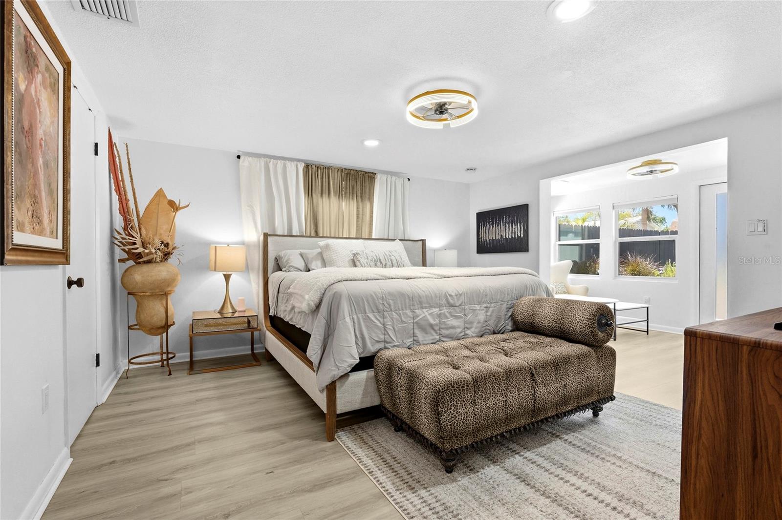 Listing Image #8