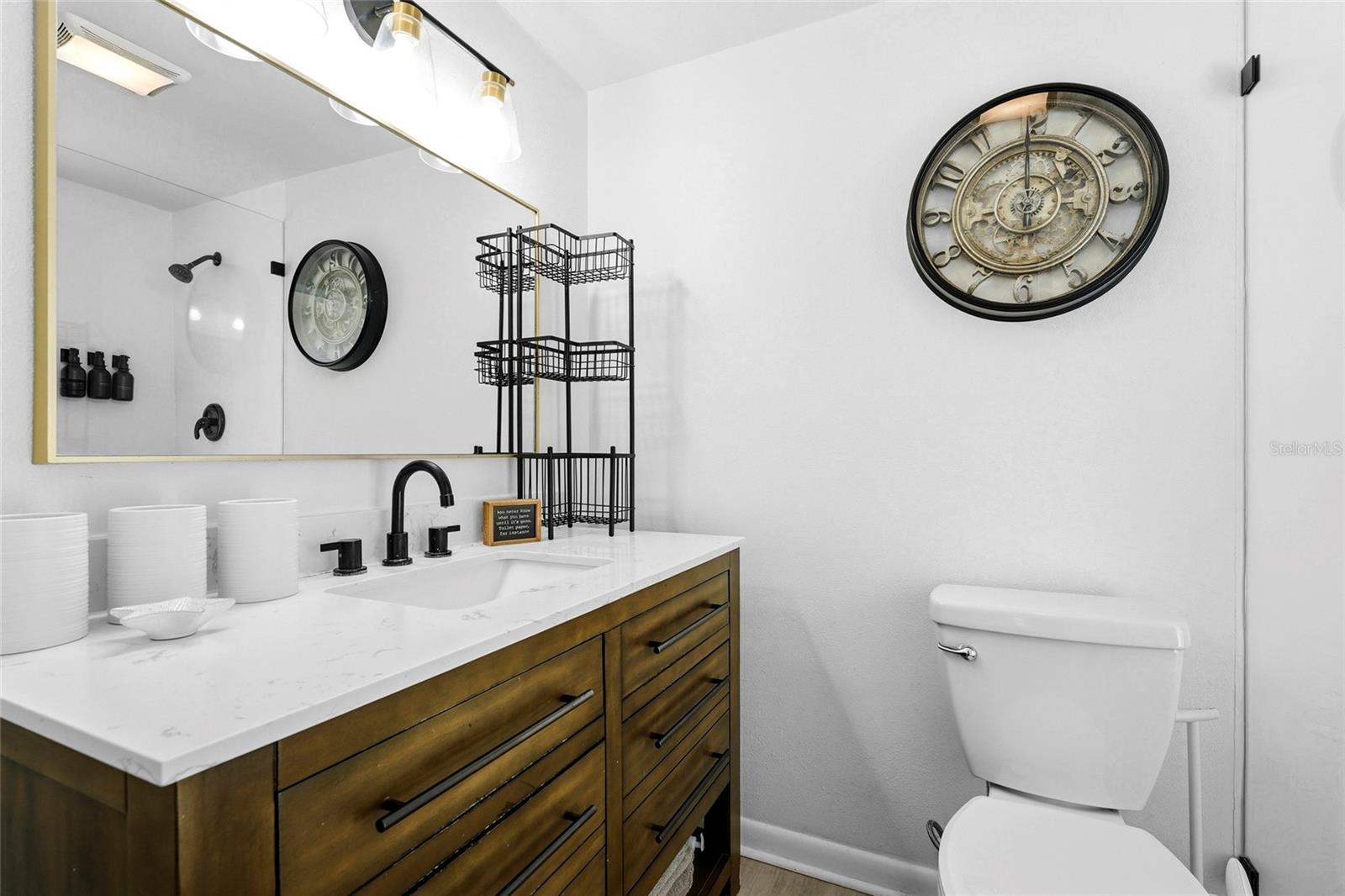 Listing Image #11