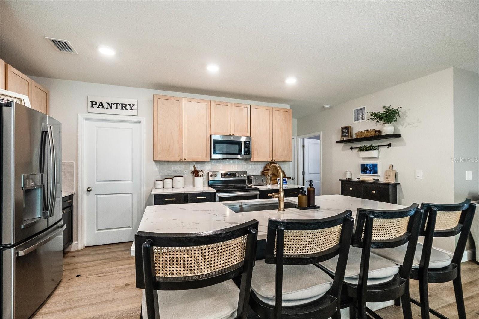 Listing Image #7