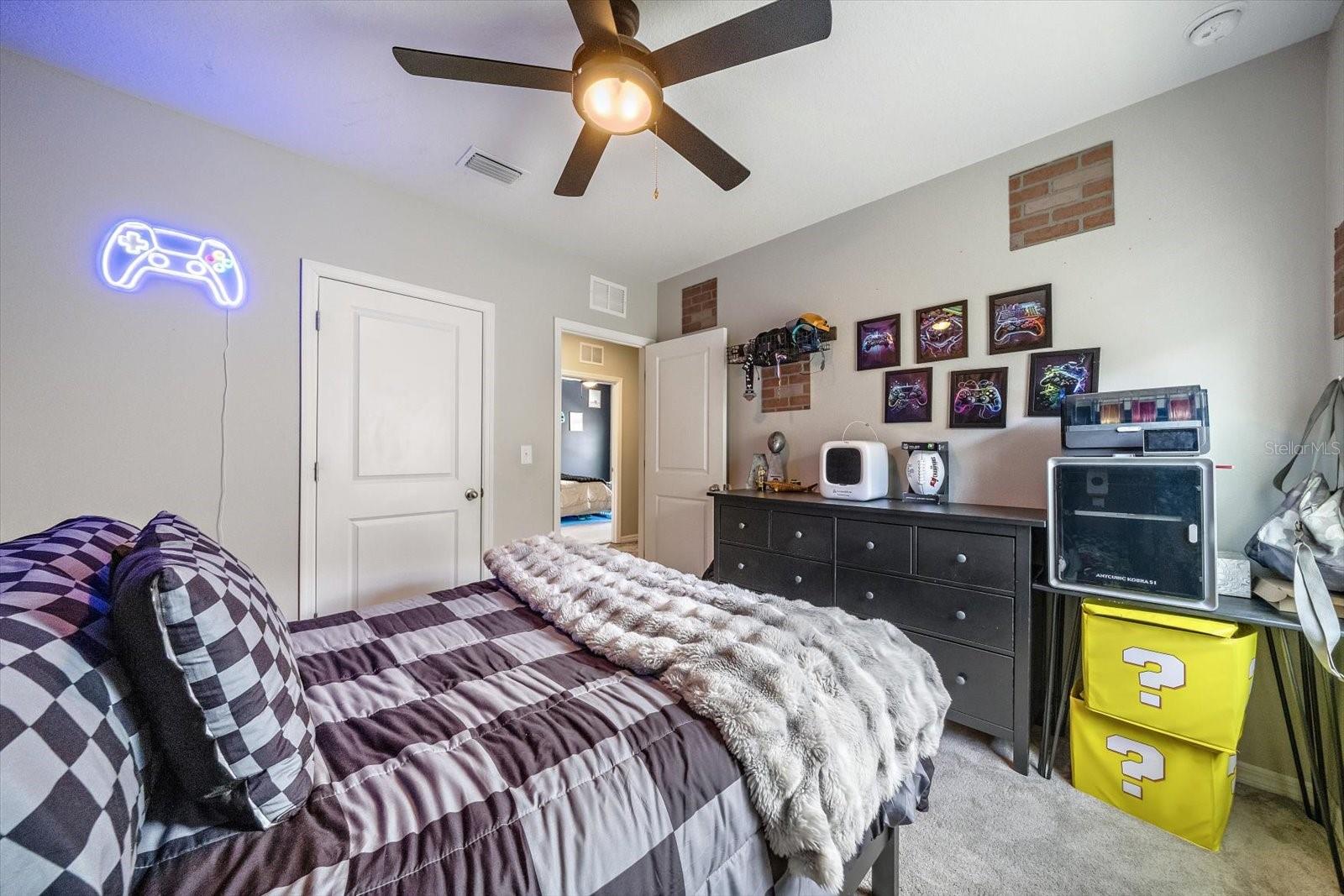 Listing Image #33