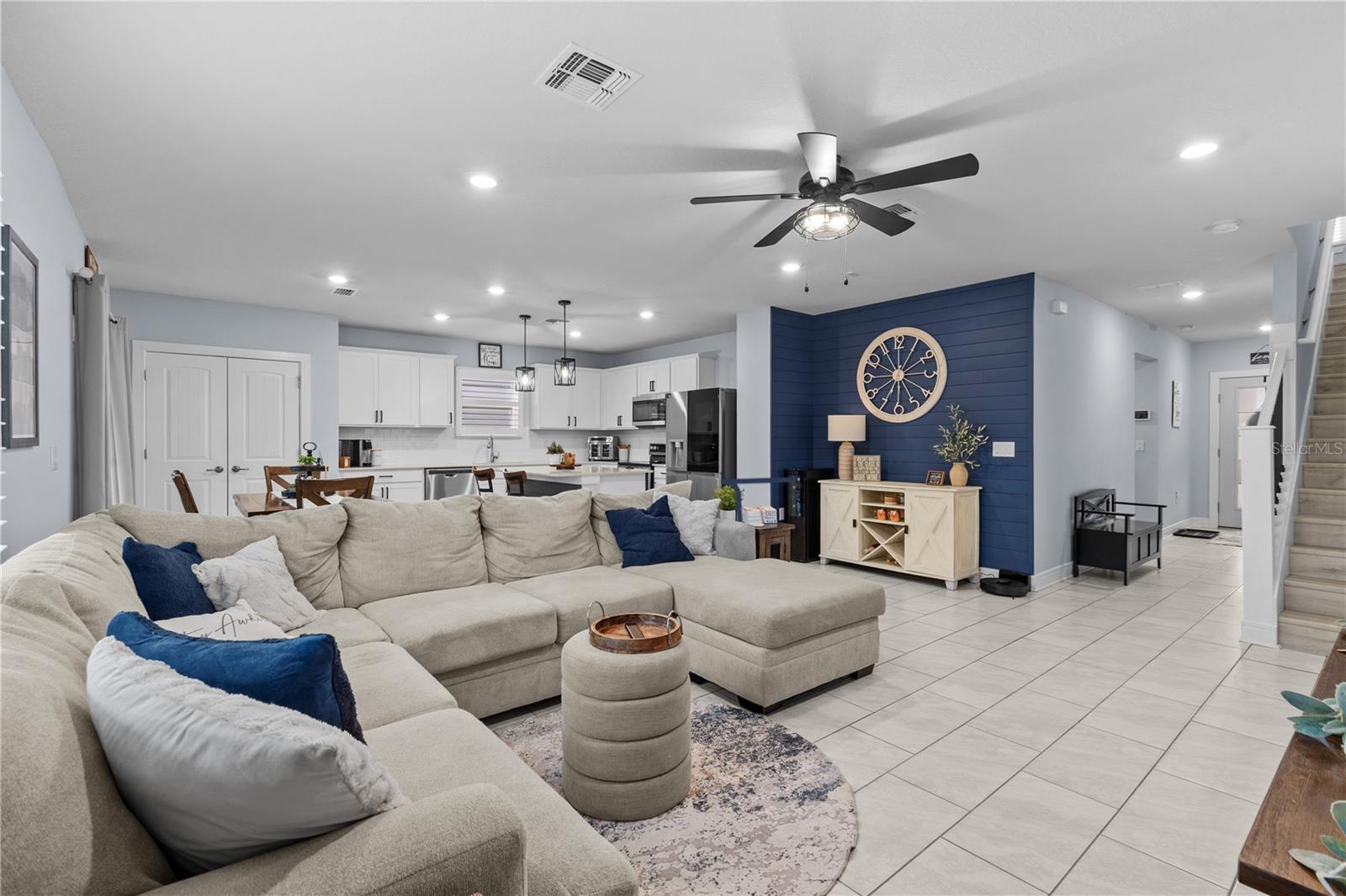Listing Image #11