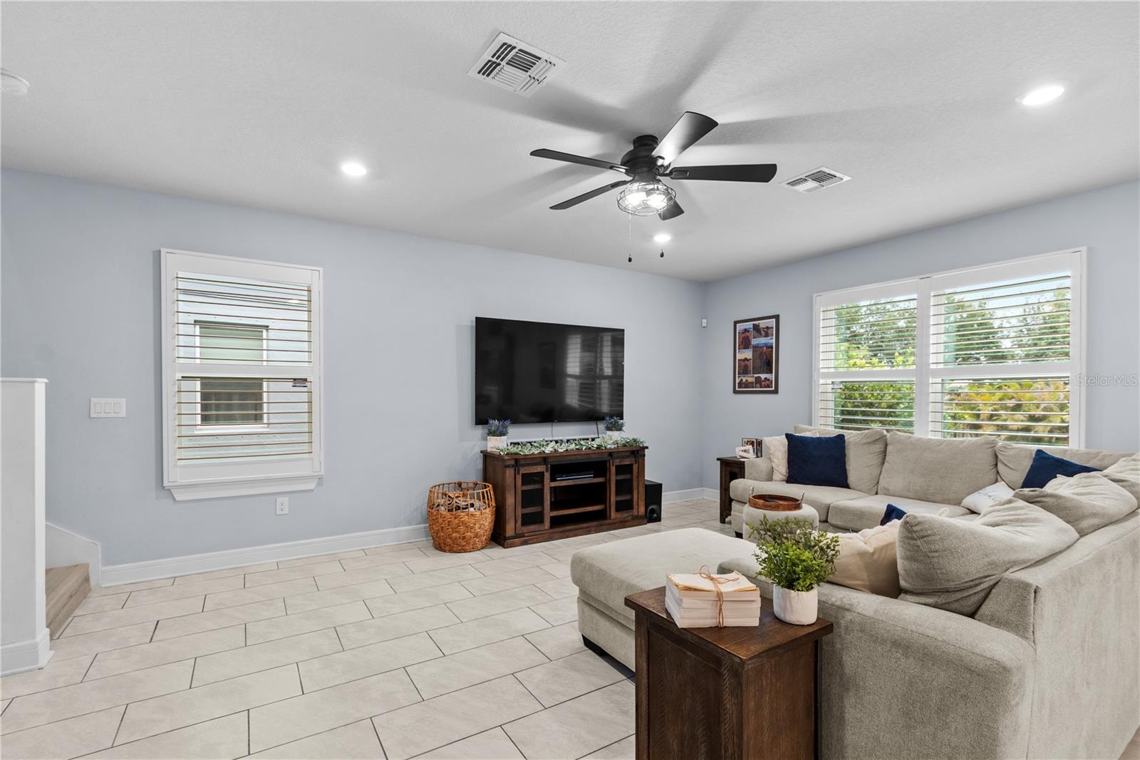 Listing Image #12