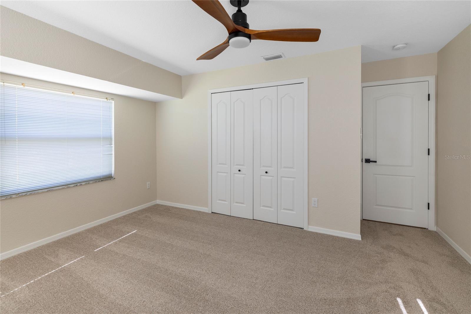Listing Image #12
