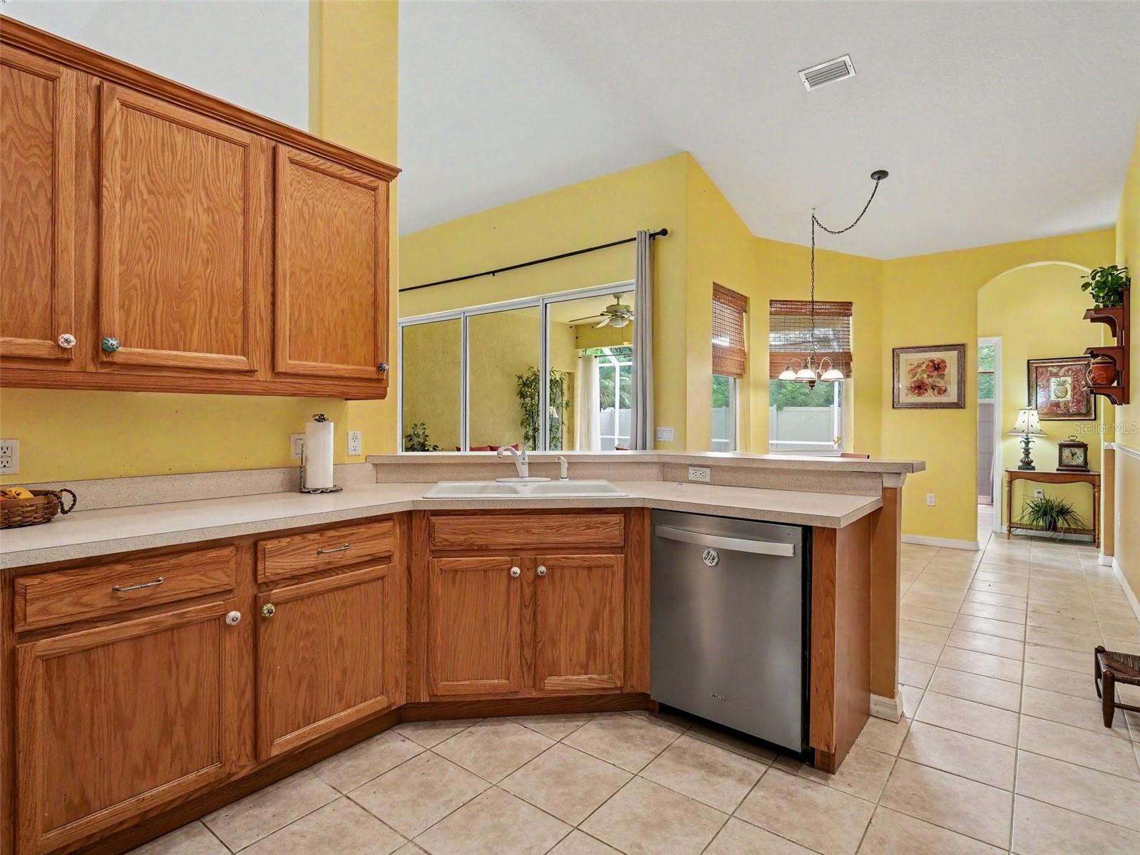 Listing Image #11