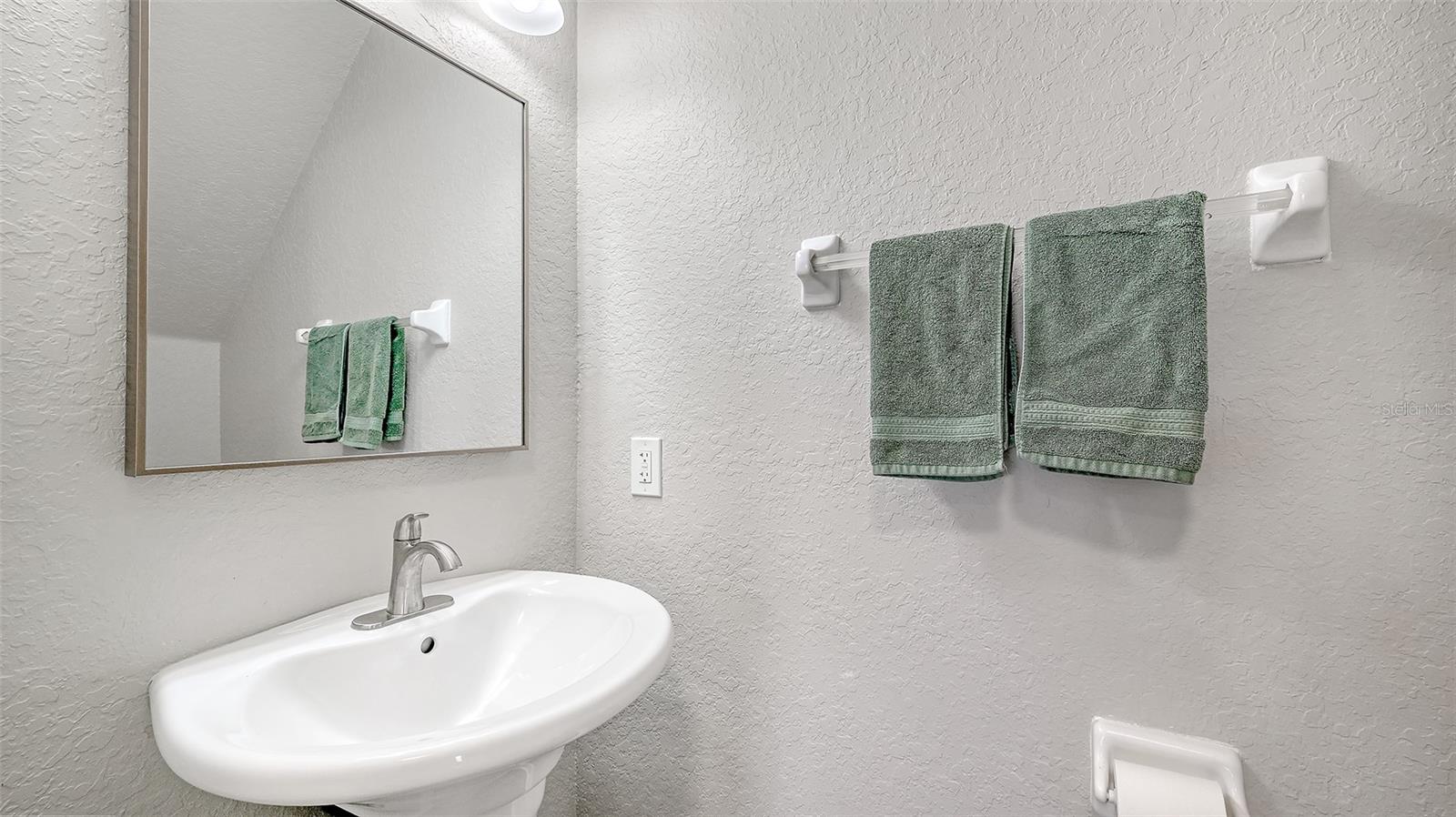 Listing Image #12