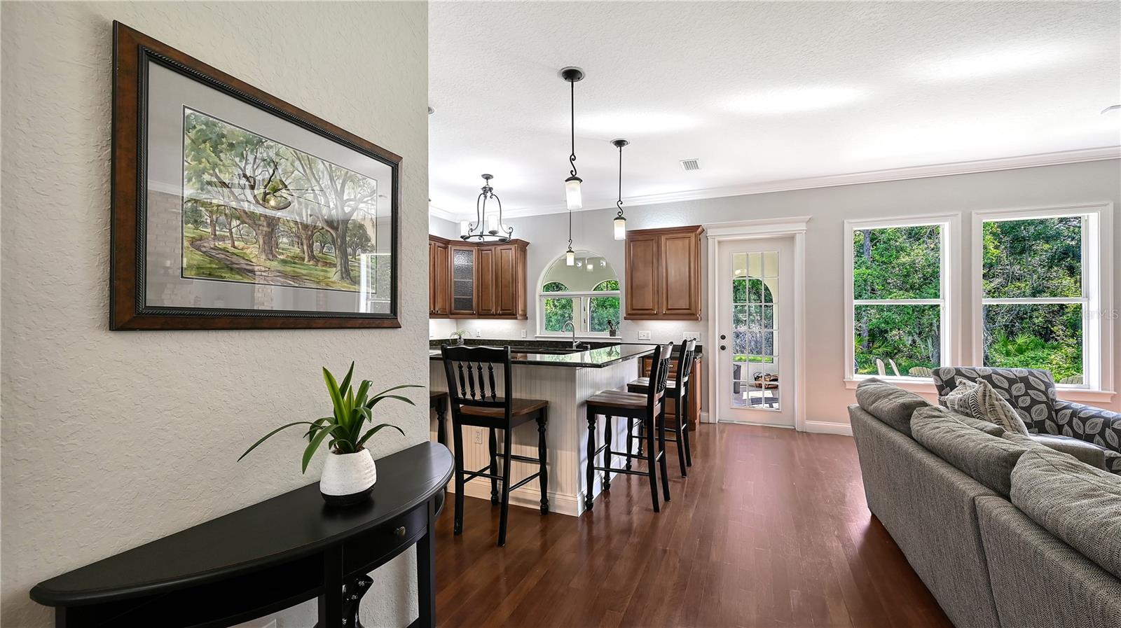 Listing Image #10