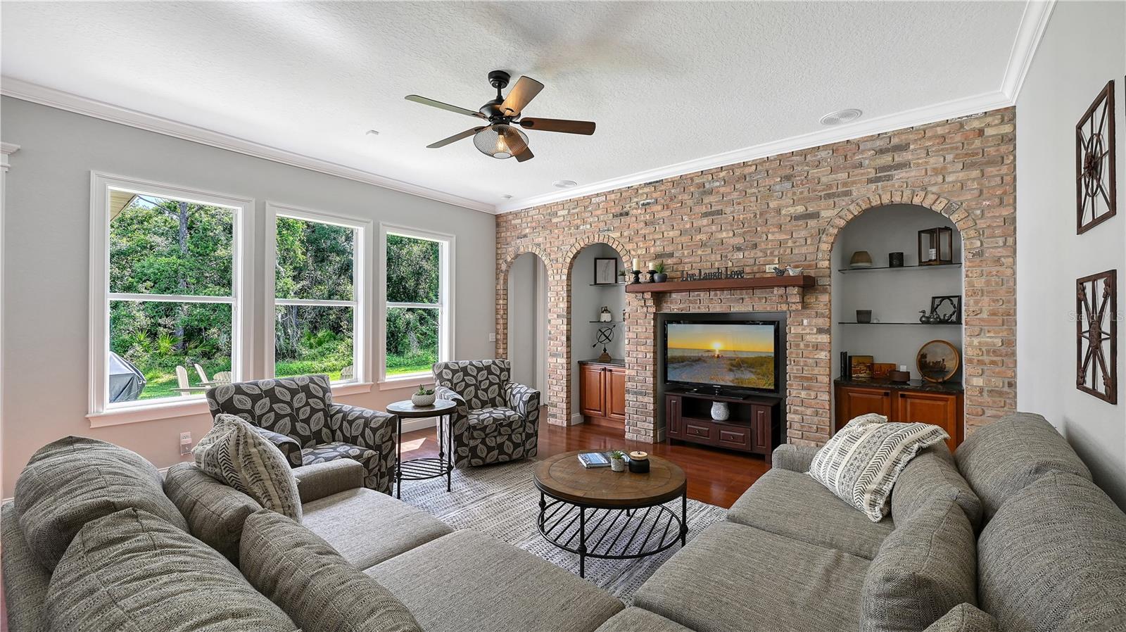 Listing Image #11