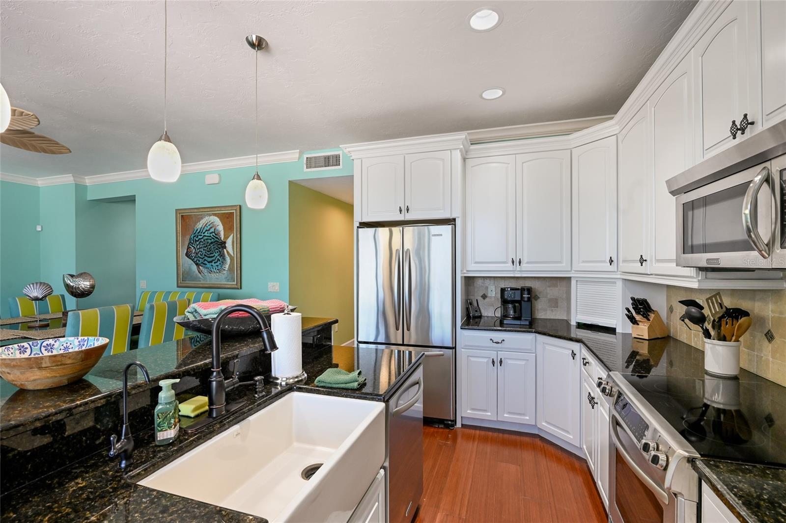 Listing Image #11