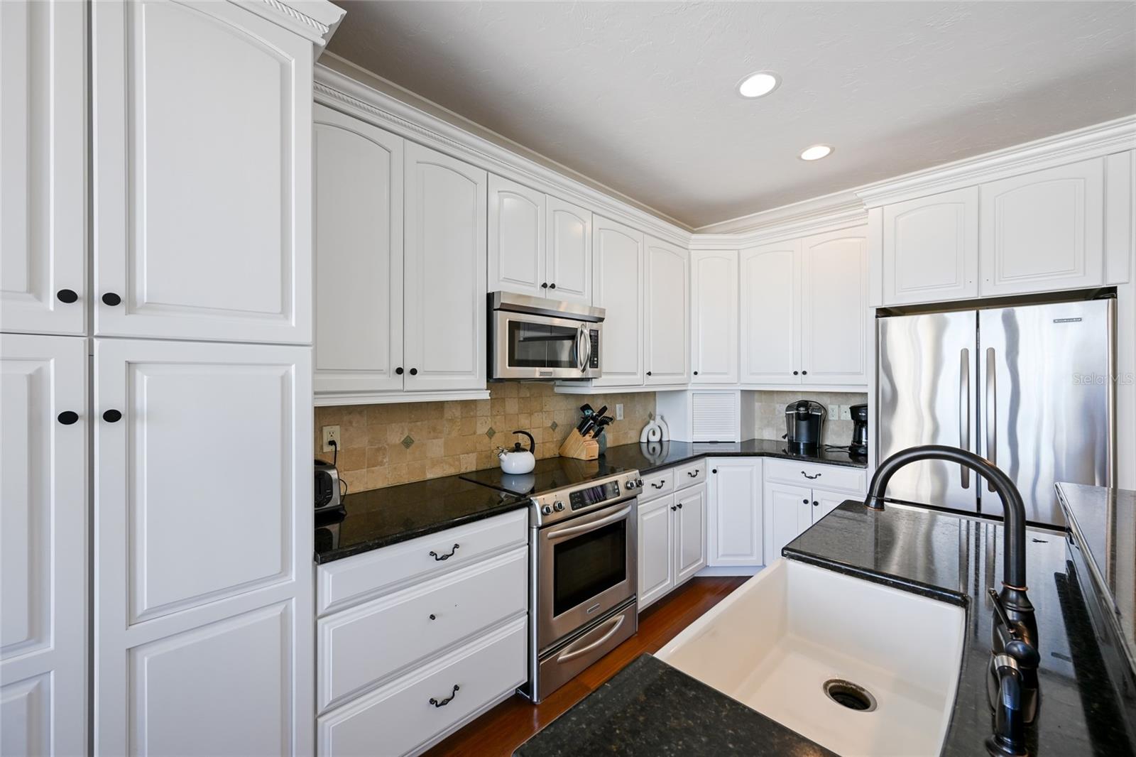 Listing Image #12