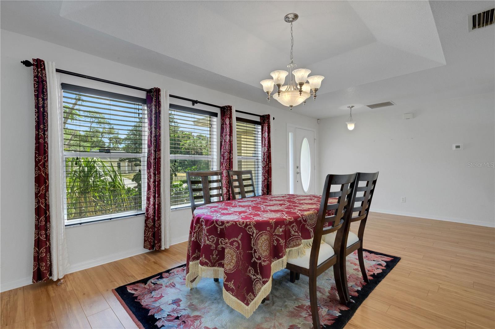 Listing Image #4