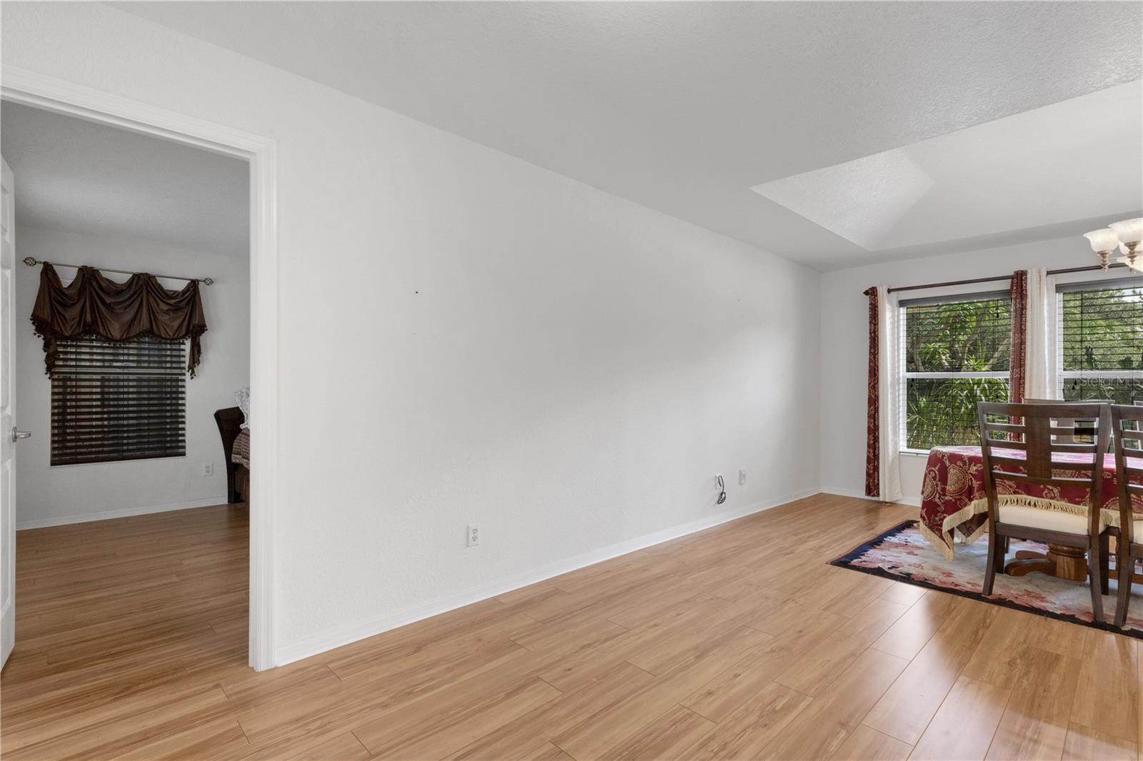 Listing Image #8