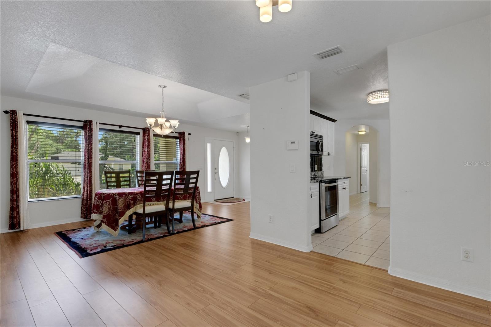 Listing Image #9